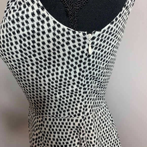 Express Black and White Skater Dress - Picture 4 of 7